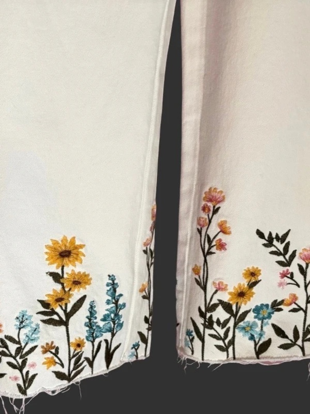 DRIFTWOOD Floral Wide Leg Jeans. White. Waist 16. Inseam 26”. NWOT.